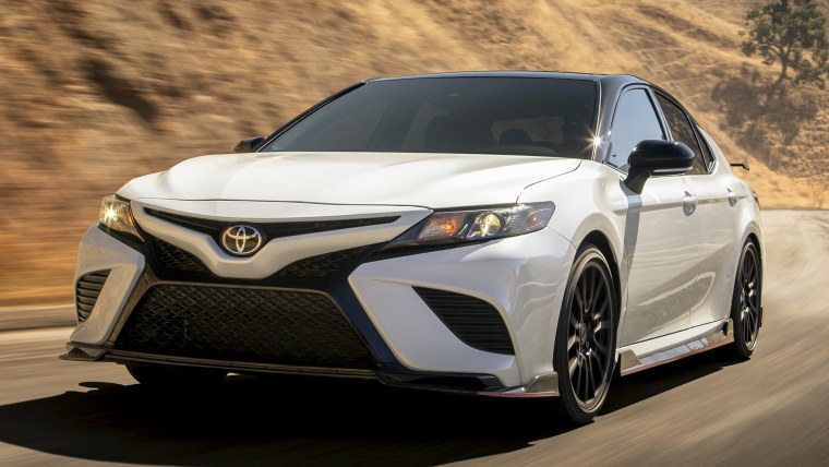 Тойота Камри ТРД 2020