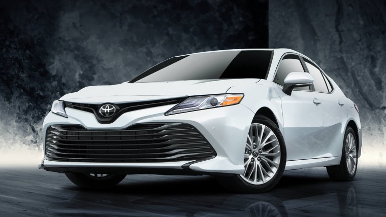 Toyota Camry v70 2017