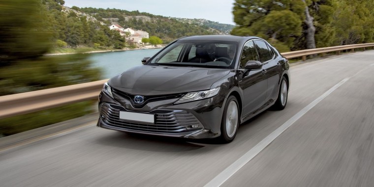 Тойота Камри 2021