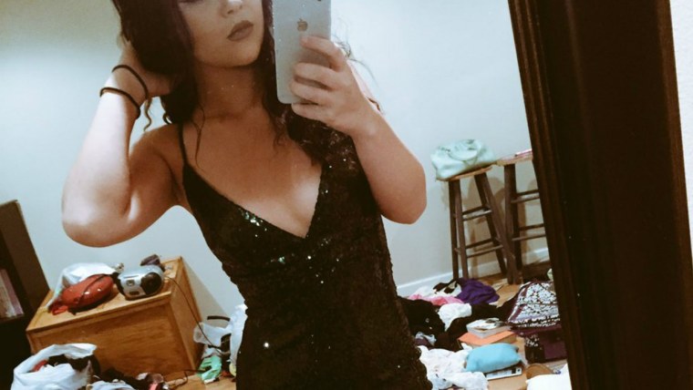 Селфи на фоне бардака в комнате