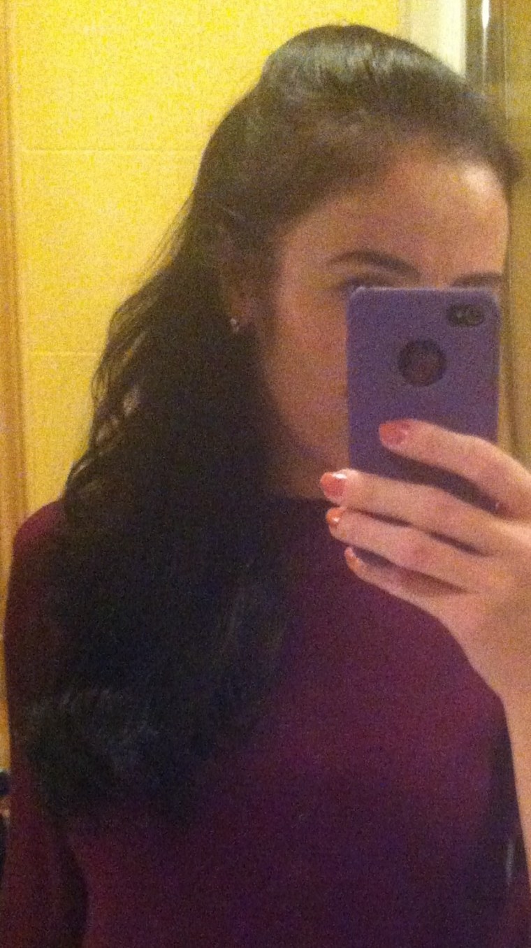 Фото девушки в плохом качестве