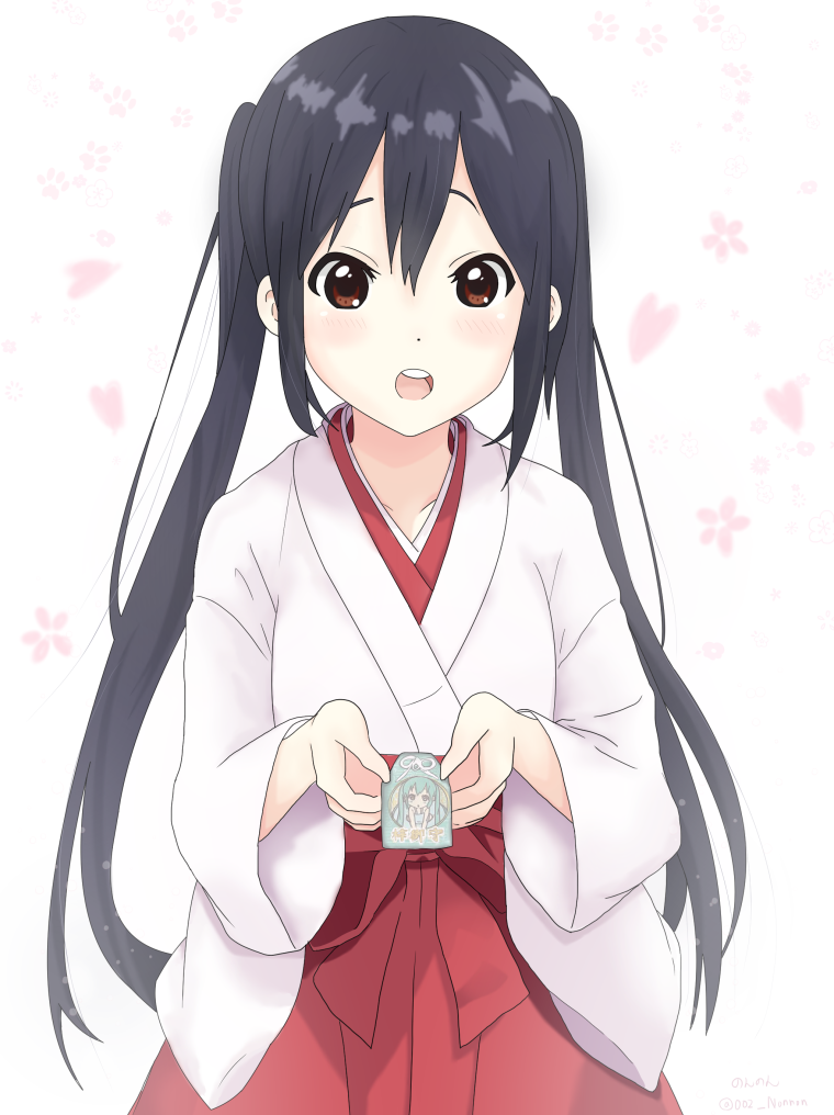 Адзуса Накано