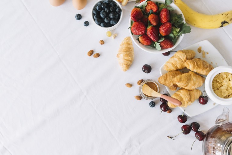 Пицца на темном фоне