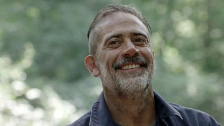 Джеффри Дин Морган с битой