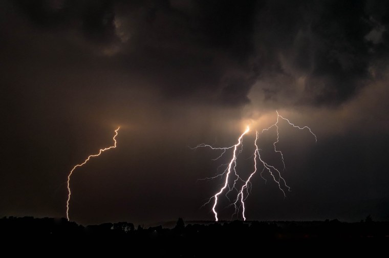 Фиолетовая молния