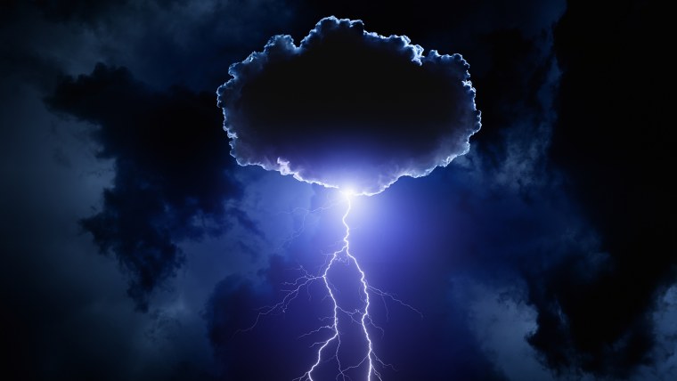 Молния на небе