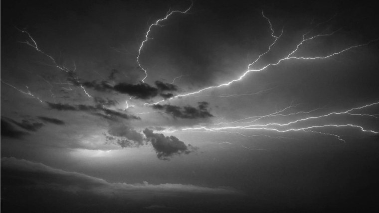 Узоры молнией Страна