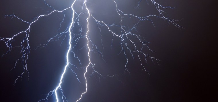 Разноцветные молнии