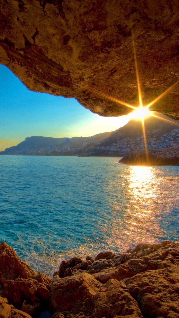 Море волны вертикально