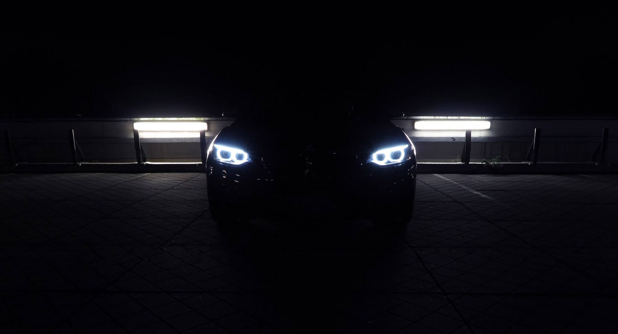 Фары черной машины. BMW m5 f10 в темноте. БМВ f10 в темноте. E60 ксенон. BMW m5 e60 в темноте.