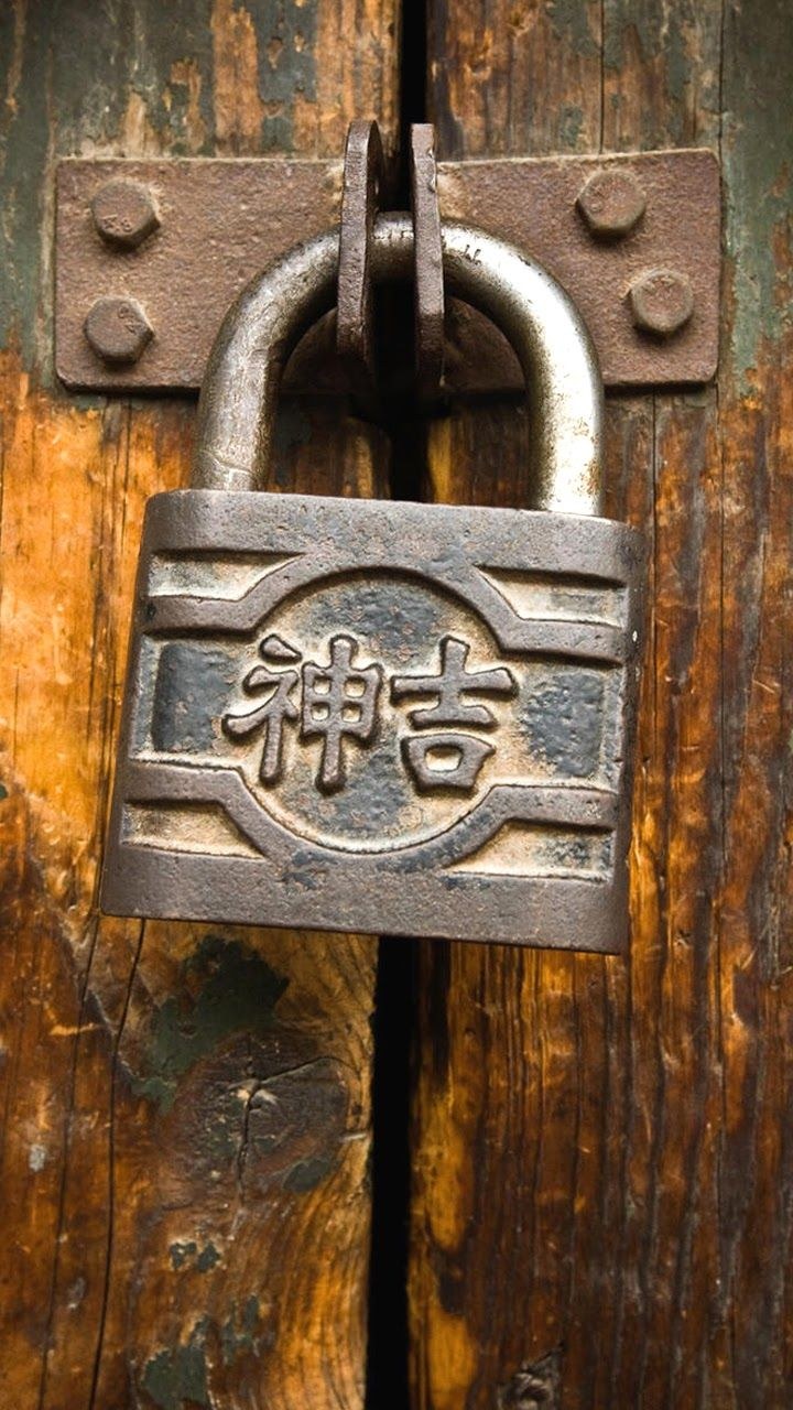 Старые навесные замки на экран блокировки