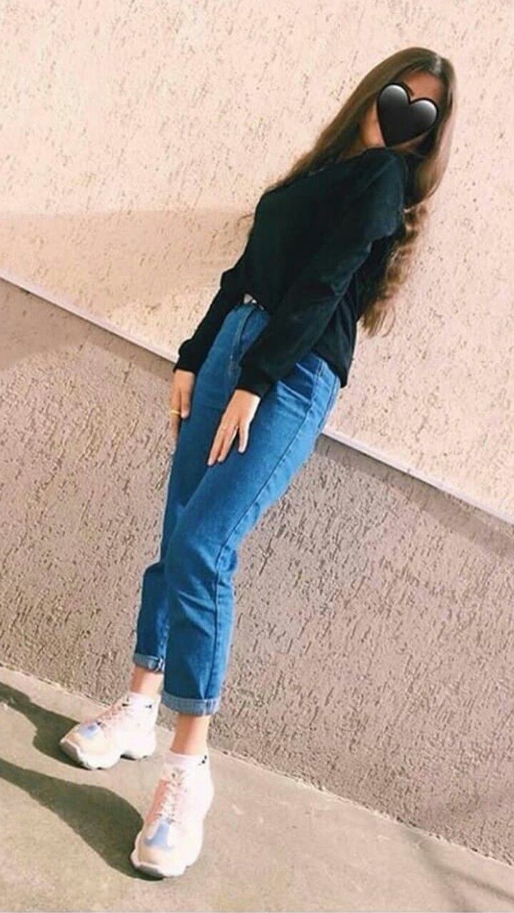 Подросток с закрытым лицом