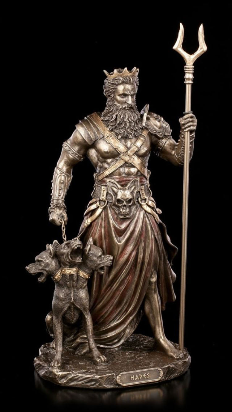 Аид Бог статуя