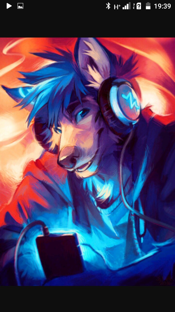 Волк с наушниками