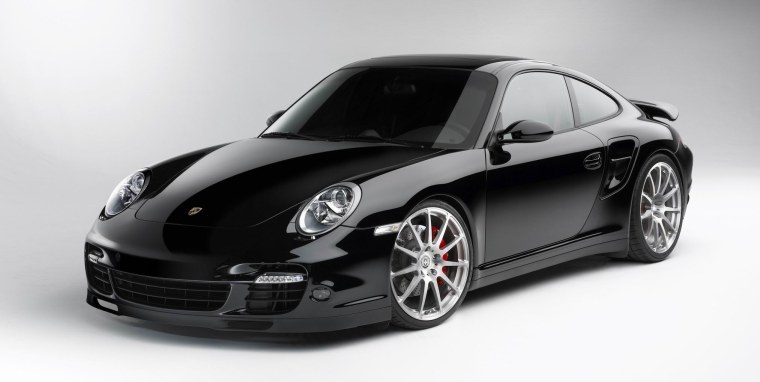 Porsche 911 на белом фоне