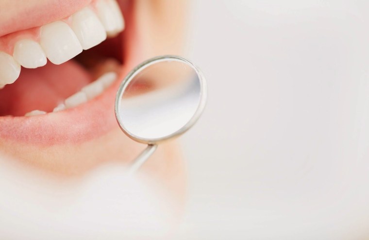 Зуб для визитки стоматолога