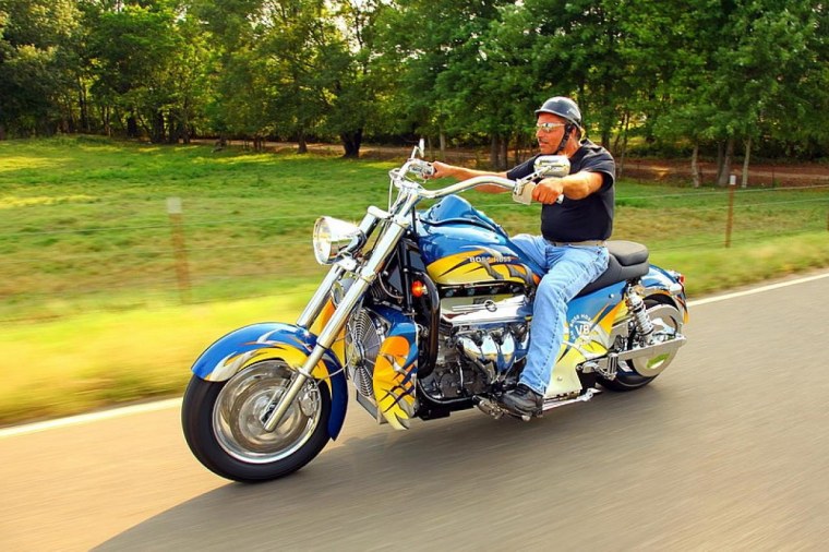 Мотоцикл Boss Hoss v8