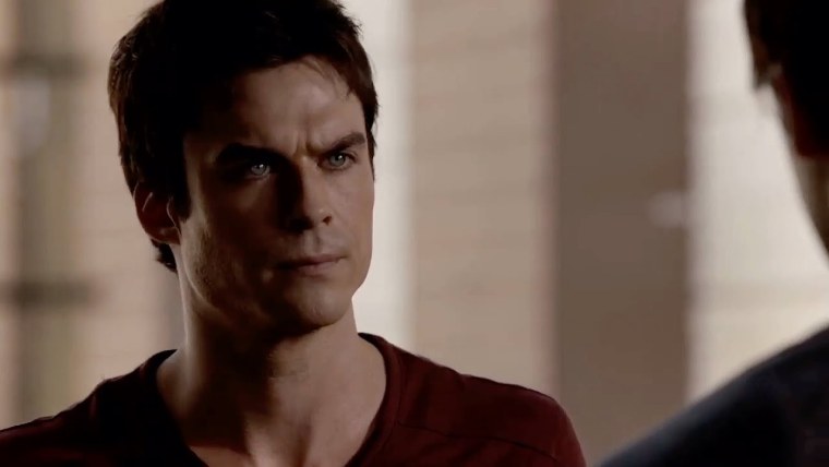 Деймон Сальваторе с бурбоном