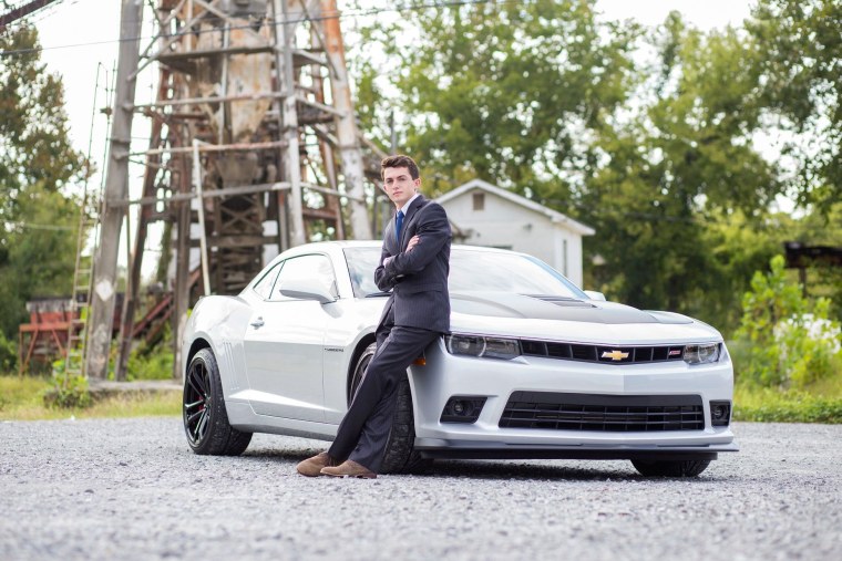 Парень с тачкой