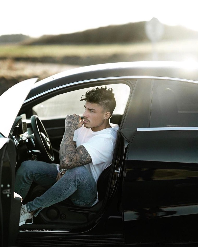 Бизнесмен в машине