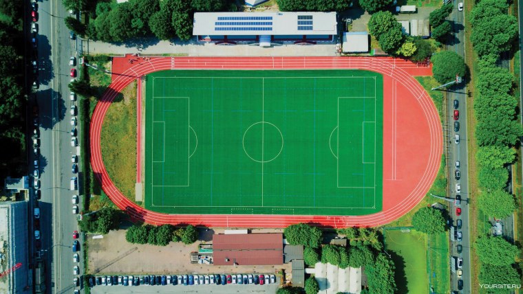 Видтна стадион с беговыми дорожками