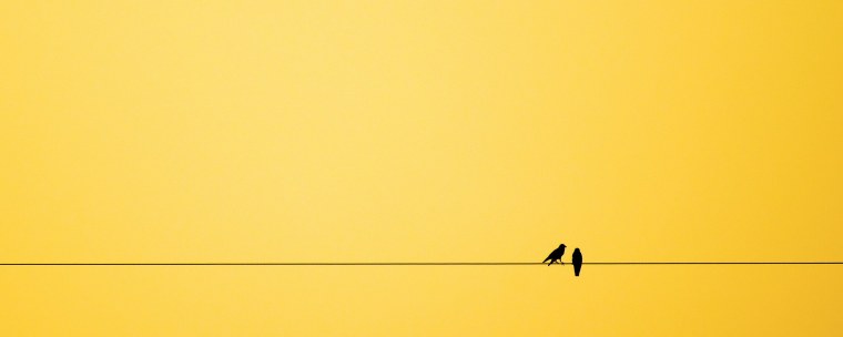 Желтый фон Минимализм