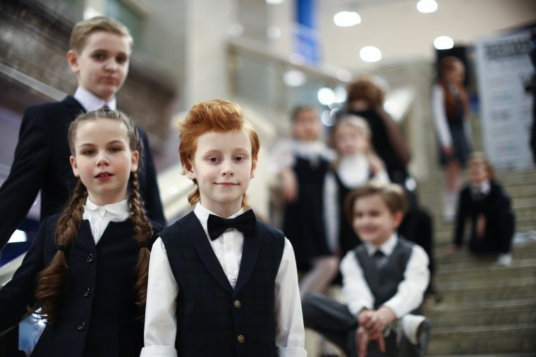Школьники в форме