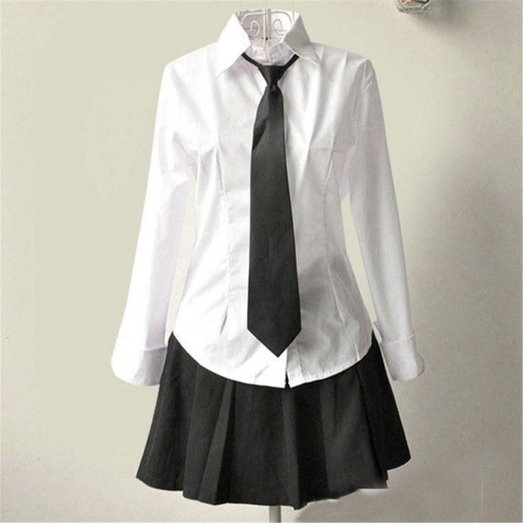 Школьная форма на манекене