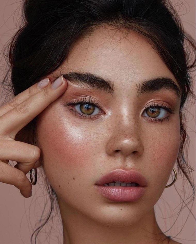 Эстетический макияж