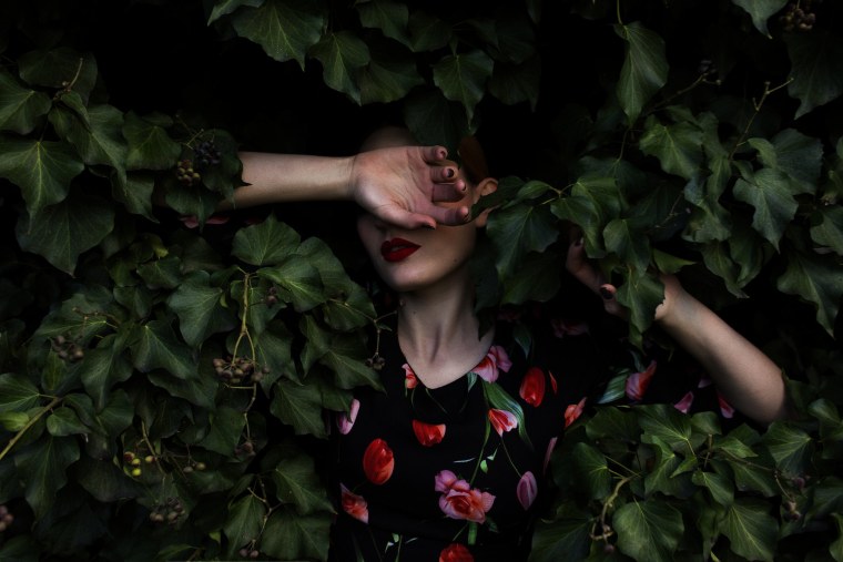 Девушка с цветами Эстетика