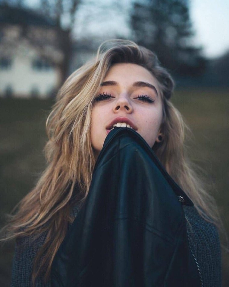 Тумблер девушки