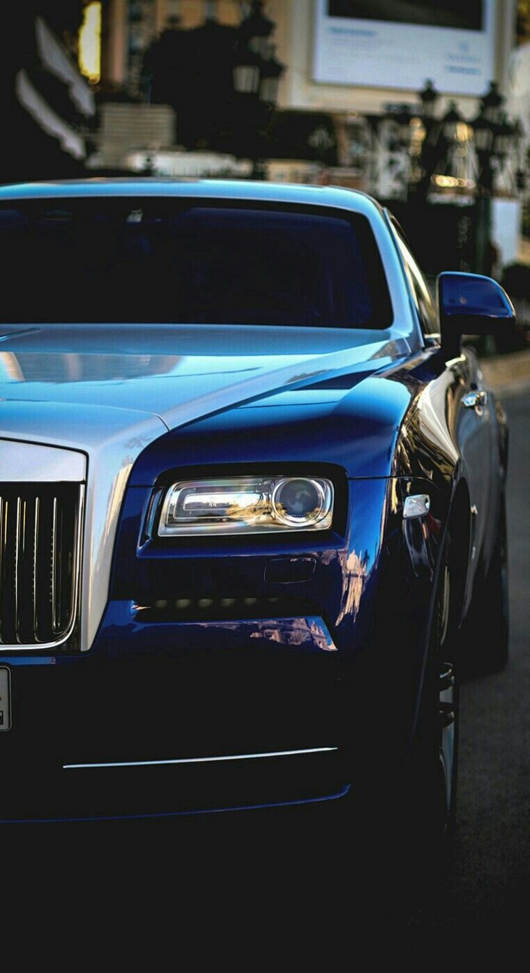 Rolls Royce вертикальные фары спереди