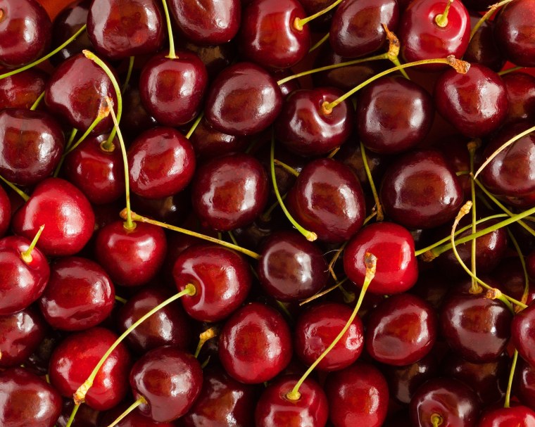 Черешня Донецкий Уголек