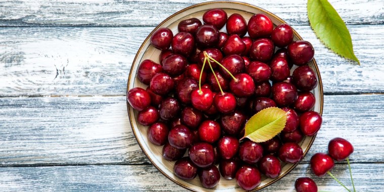 Вишня драгоценный кармин