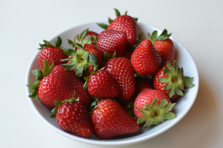 Клубника Садовая на тарелке