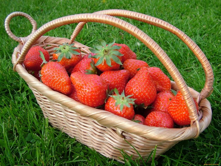 Клубника в корзинке