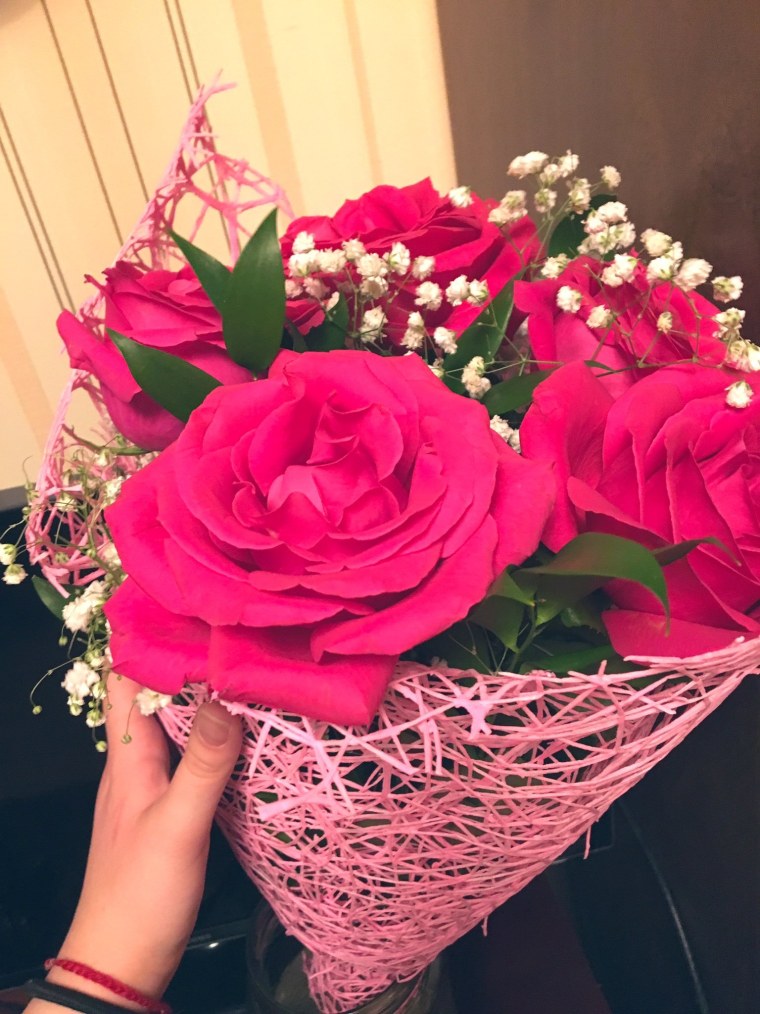 Роза в ладонях