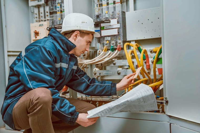 Инженер электрик