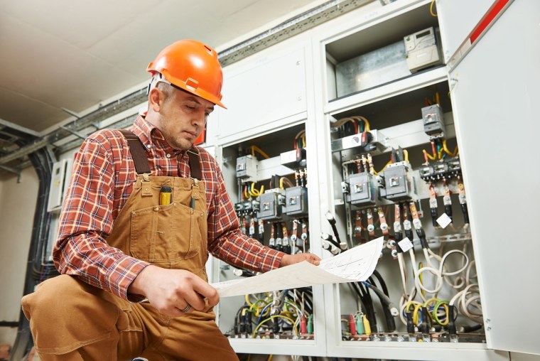 Инженер электрик