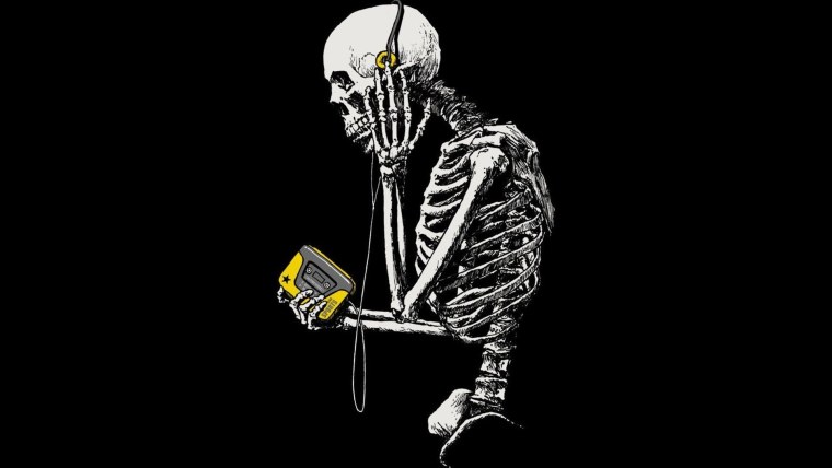 Гарнитур со скелетами