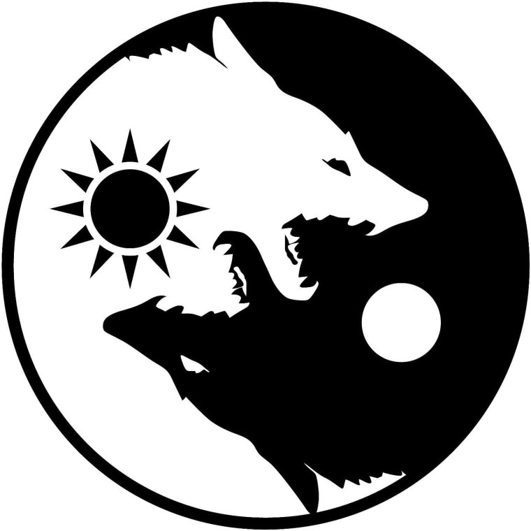 Волчья морда на черном фоне