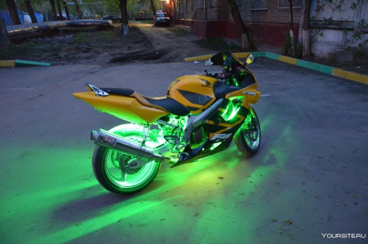 Ямаха р6 мятный хром