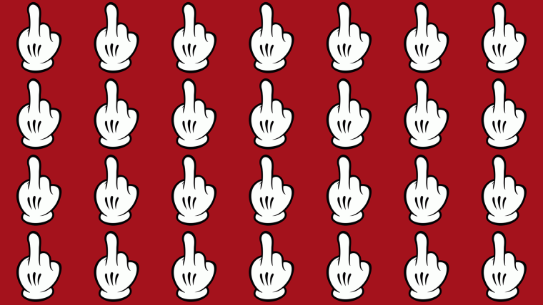 Котик показывает 4