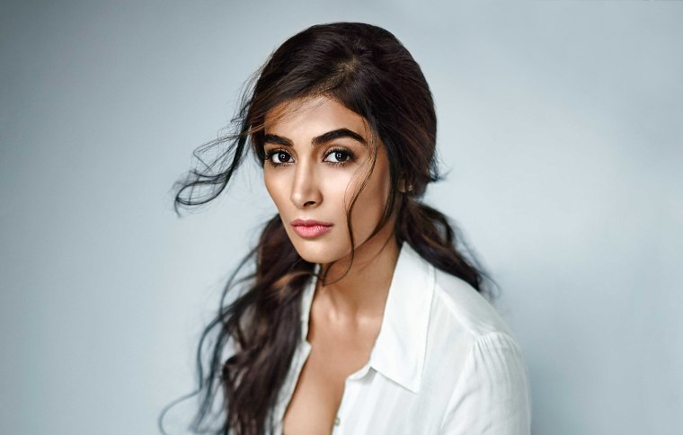 Pooja Hegde Максим
