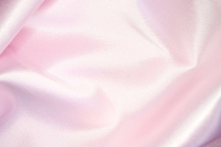Розовый шелк