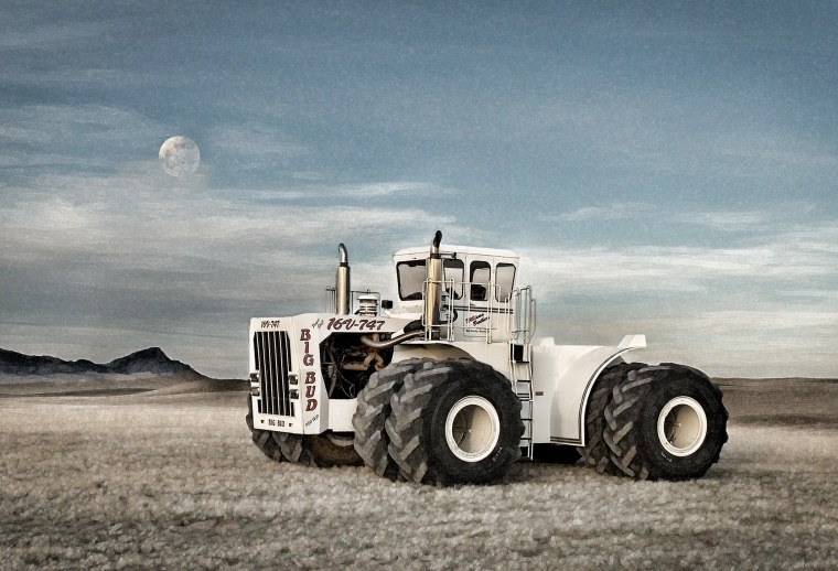 Мощный трактор big Bud