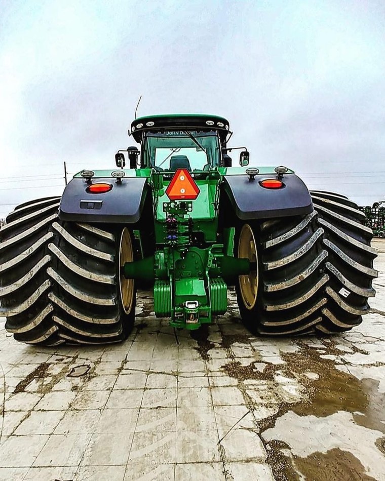 Самый большой трактор Джон Дир