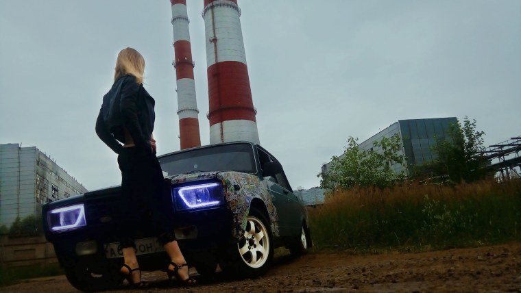 Живые обои ВАЗ 2107 со вспышкой