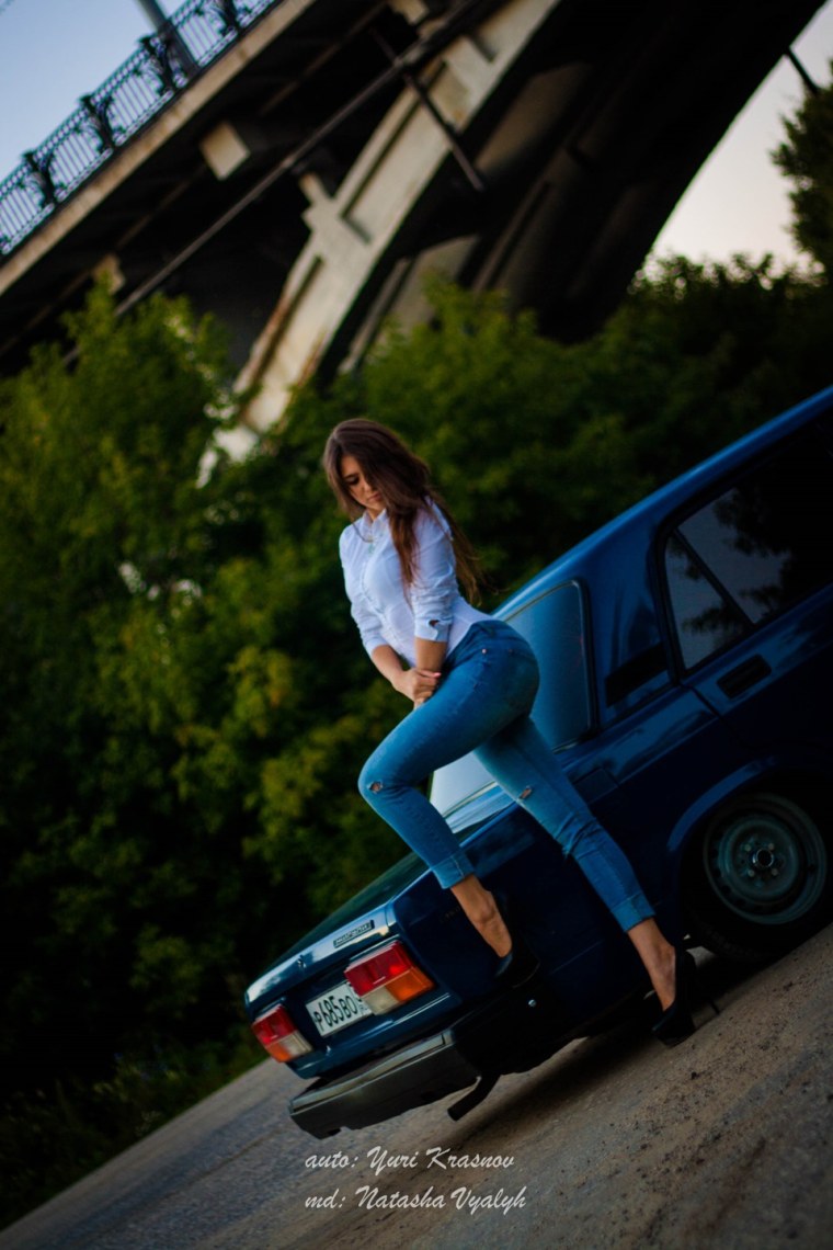 Девушки и автомобили ВАЗ