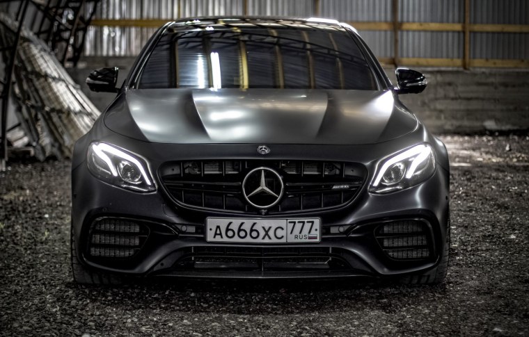 Mercedes AMG e63 s черная